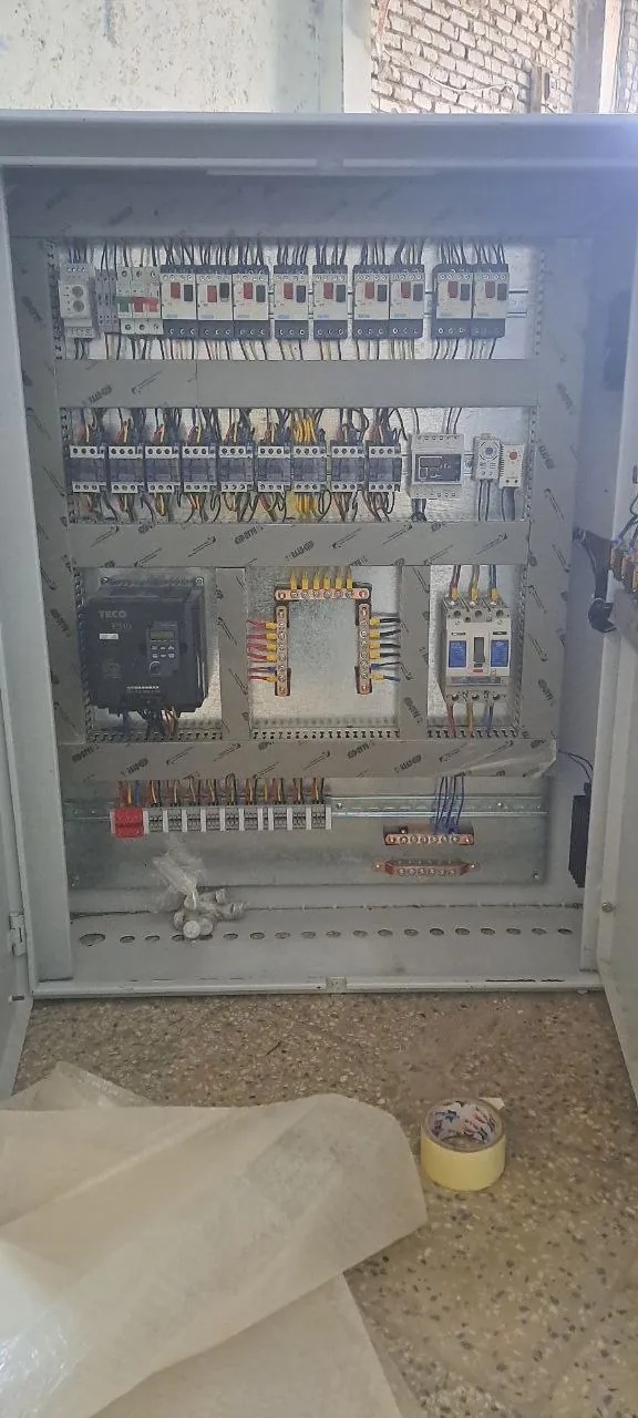 باسبار و کابل‌بندی داخل تابلو