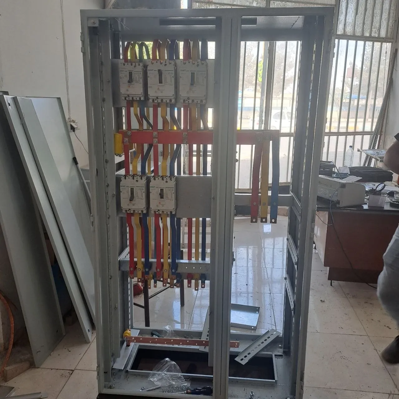 بهره‌برداری تابلو در سایت صنعتی